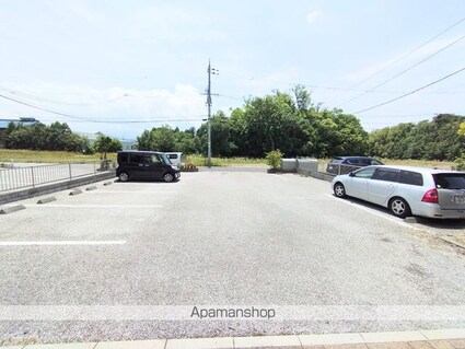 シャーメゾンきぬがさ[2LDK/54.6m2]の駐車場2