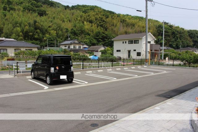 サン　ヴェルジェ　Ⅱ[1LDK/50.17m2]の駐車場