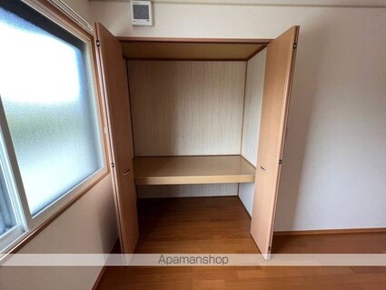 メゾン・ポレール[2LDK/52.02m2]の収納