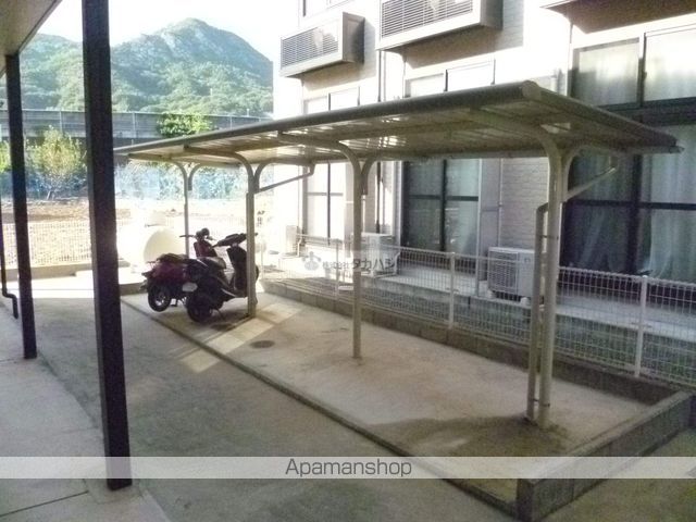 レオパレスフクチの玄関写真
