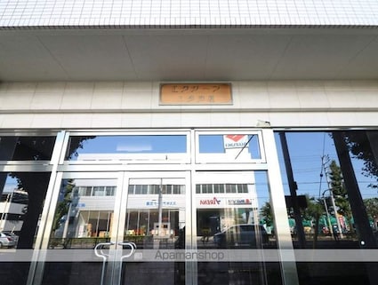 東京都三鷹市野崎１丁目[3DK/60.6m2]のエントランス