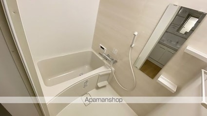 岡山県岡山市北区島田本町１丁目[1K/25.02m2]のバス