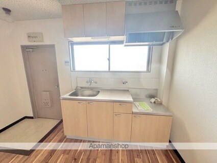 滋賀県近江八幡市上野町[2K/40m2]のキッチン