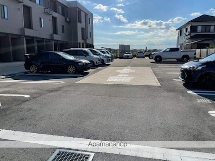 ベストウォール篠原[2LDK/64.55m2]の駐車場4