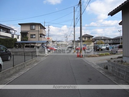 コスモフィールド[2LDK/62.1m2]の周辺2