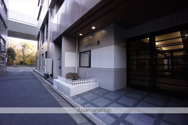 レジデンス泉の玄関写真
