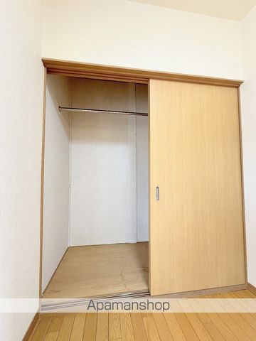 鳳中町5丁貸家 東棟の内装写真