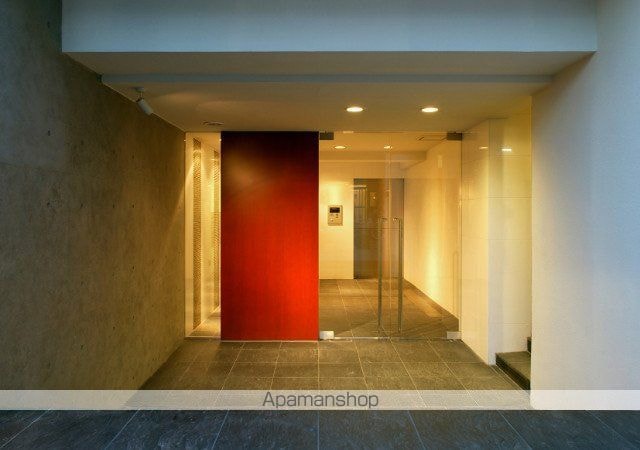 カスタリア新宿夏目坂[2LDK/62.7m2]のエントランス