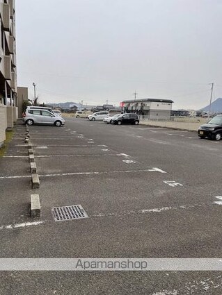 ロイヤルハイツコニーズⅠ[3LDK/60.2m2]の駐車場