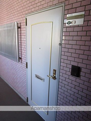 エクセリア駅南の玄関写真