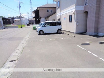 エル・リーナ　Ｂ棟[1K/29.81m2]の駐車場1