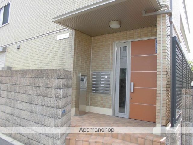 アーバン レクサスの玄関写真