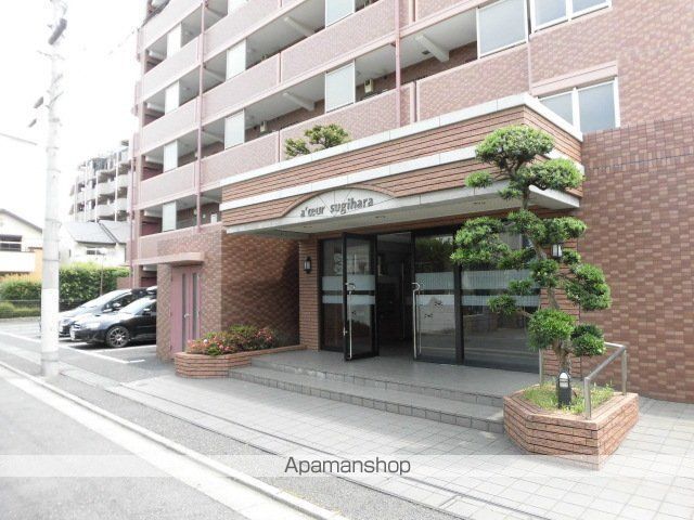 ア・クール杉原の玄関写真