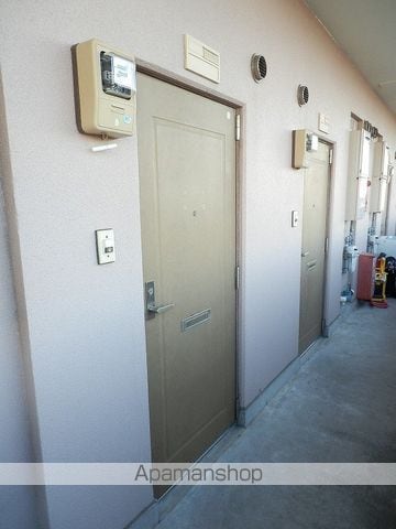 鈴パレスの玄関写真