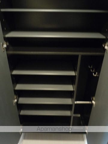 LADOUCEURNISHITEMMAの内装写真