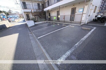 アドニスイースト[1K/23.52m2]の駐車場
