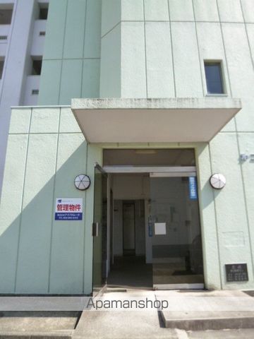 第二若葉ビルの玄関写真