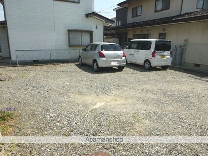 ハイツ宮西[1K/20m2]の駐車場