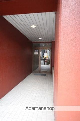 ドミ18ロイヤルの玄関写真