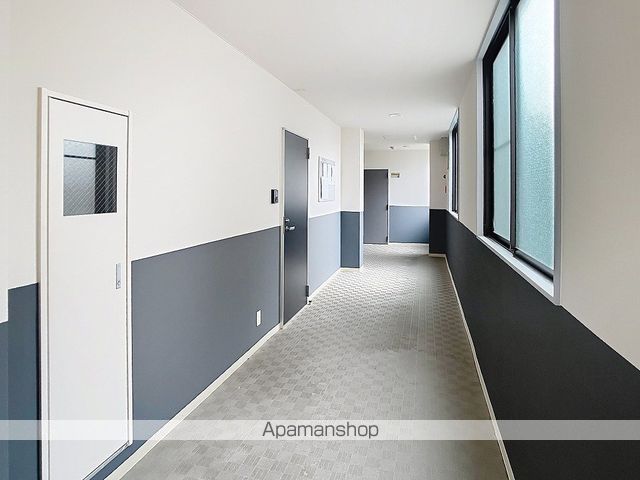 パレス芳斉の玄関写真