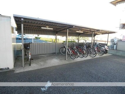 ロイヤルコート[1K/29.9m2]の駐車場1