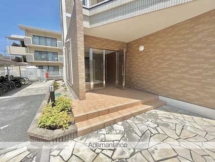 メゾン・ド・フラン[1R/42.38m2]のエントランス2