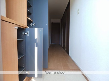 コージコート[2LDK/55.84m2]の玄関