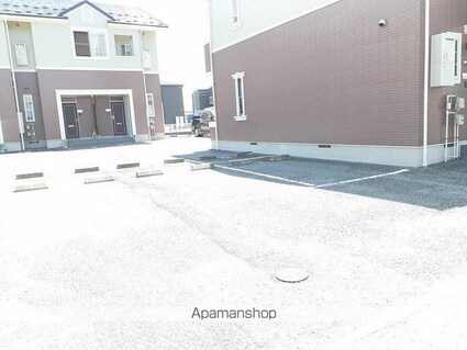 エディビレッヂ　Ａ[2DK/45.77m2]の駐車場