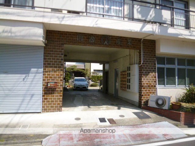 川辺マンションの玄関写真