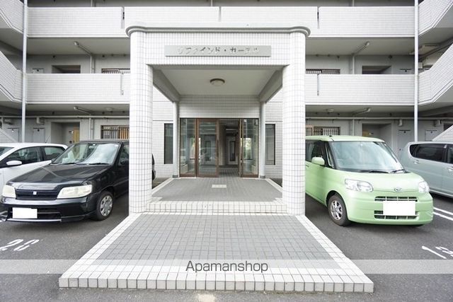 リファインドカースルの玄関写真