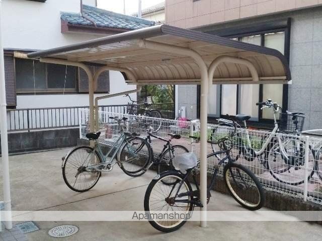レオパレスマリン・ブルー湘南の玄関写真