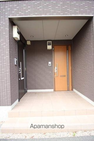 ヴィラージュ 参番館の玄関写真