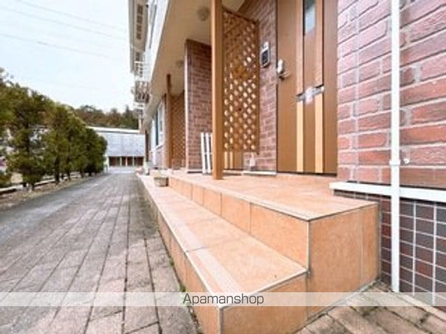 リヴァーサイド意宇IVの玄関写真