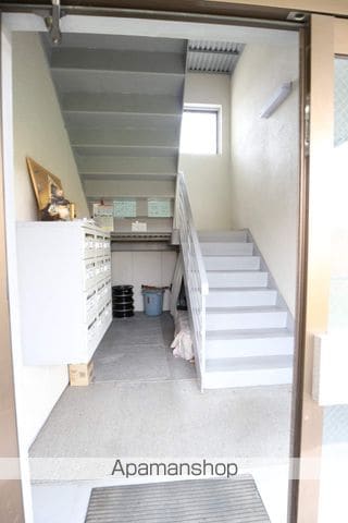 マンションティアラの玄関写真