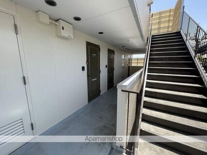 シャトレＭ[1K/24m2]のエントランス