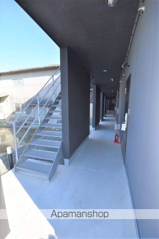 クレストK IIの玄関写真