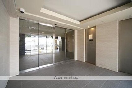 グロリアスアベニュー上北沢[3LDK/75.61m2]のエントランス