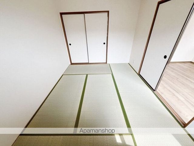 ステーションハウス久米III A棟の内装写真