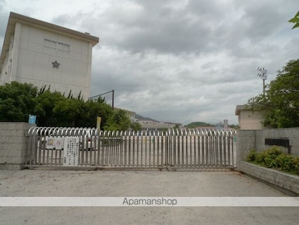 アップヒルズ[1LDK/44.67m2]の周辺3