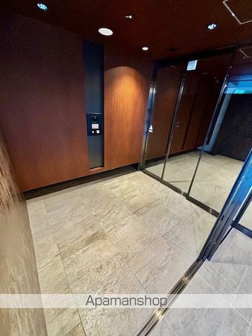ソルレヴェンテ新梅田の玄関写真