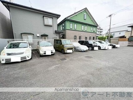 サンピア桑原[1K/25.41m2]の駐車場