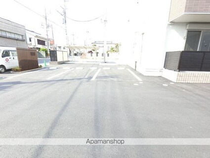 カトリエーム　Ａ[1R/33.67m2]の駐車場