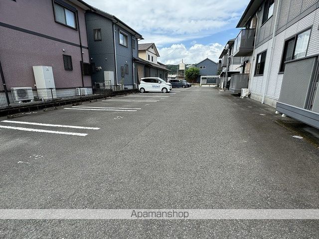 コンフォートハウス B棟の外観写真