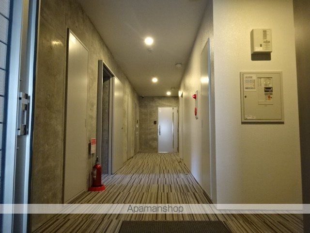 グランオルセー北大前の玄関写真
