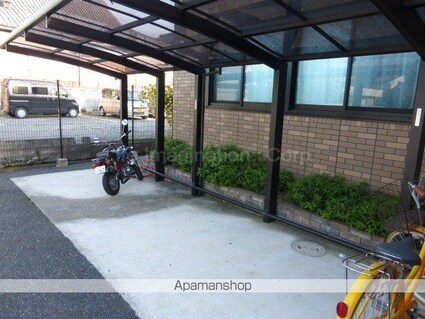 滋賀県蒲生郡日野町大字大窪[2LDK/52.02m2]のエントランス1