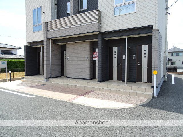 メゾンアンジュの玄関写真