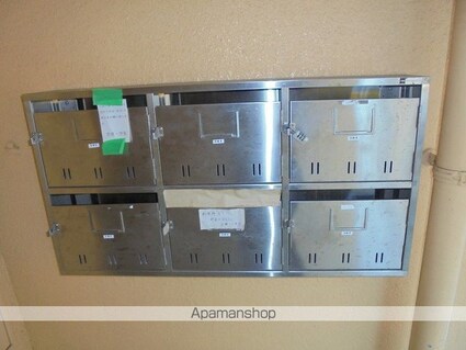 カーサ秦泉寺[3LDK/76.44m2]のエントランス