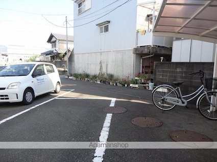 なの花ハウス[1K/26.42m2]の駐車場