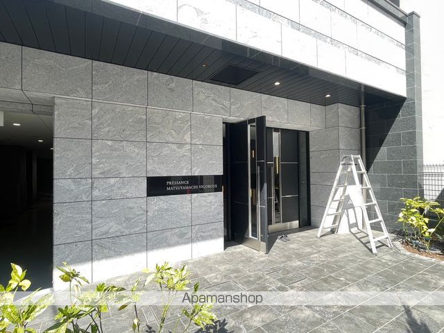 プレサンス松屋町ヴィゴラスの玄関写真
