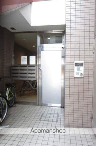 プティ・ハイム本町の玄関写真
